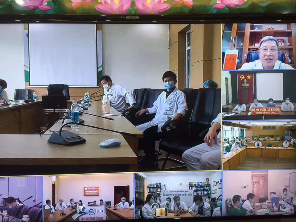 Bằng mọi cách 'còn nước, còn tát' để điều trị cho phi công người Anh, BN thứ 91 mắc COVID-19 - Ảnh 1. Bằng mọi cách 'còn nước, còn tát' để điều trị cho phi công người Anh, BN thứ 91 mắc COVID-19 - Ảnh 1.
