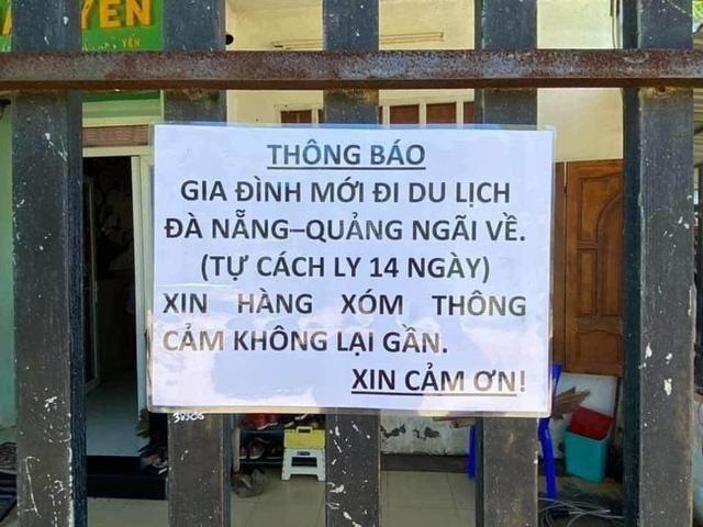 Trở về sau chuyến du lịch Đà Nẵng, gia đình treo biển thông báo tự cách ly trước cổng, đi khai báo y tế chẳng cần chờ ai đến nhắc nhở một lời - Ảnh 2. Trở về sau chuyến du lịch Đà Nẵng, gia đình treo biển thông báo tự cách ly trước cổng, đi khai báo y tế chẳng cần chờ ai đến nhắc nhở một lời - Ảnh 2.