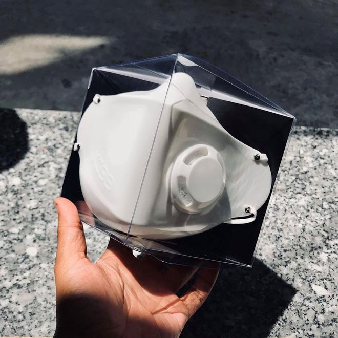Khẩu trang trong suốt mở được FaceID, ngăn 100% giọt bắn gây 'sốt' cộng đồng mạng - Ảnh 3. Khẩu trang trong suốt mở được FaceID, ngăn 100% giọt bắn gây 'sốt' cộng đồng mạng - Ảnh 3.