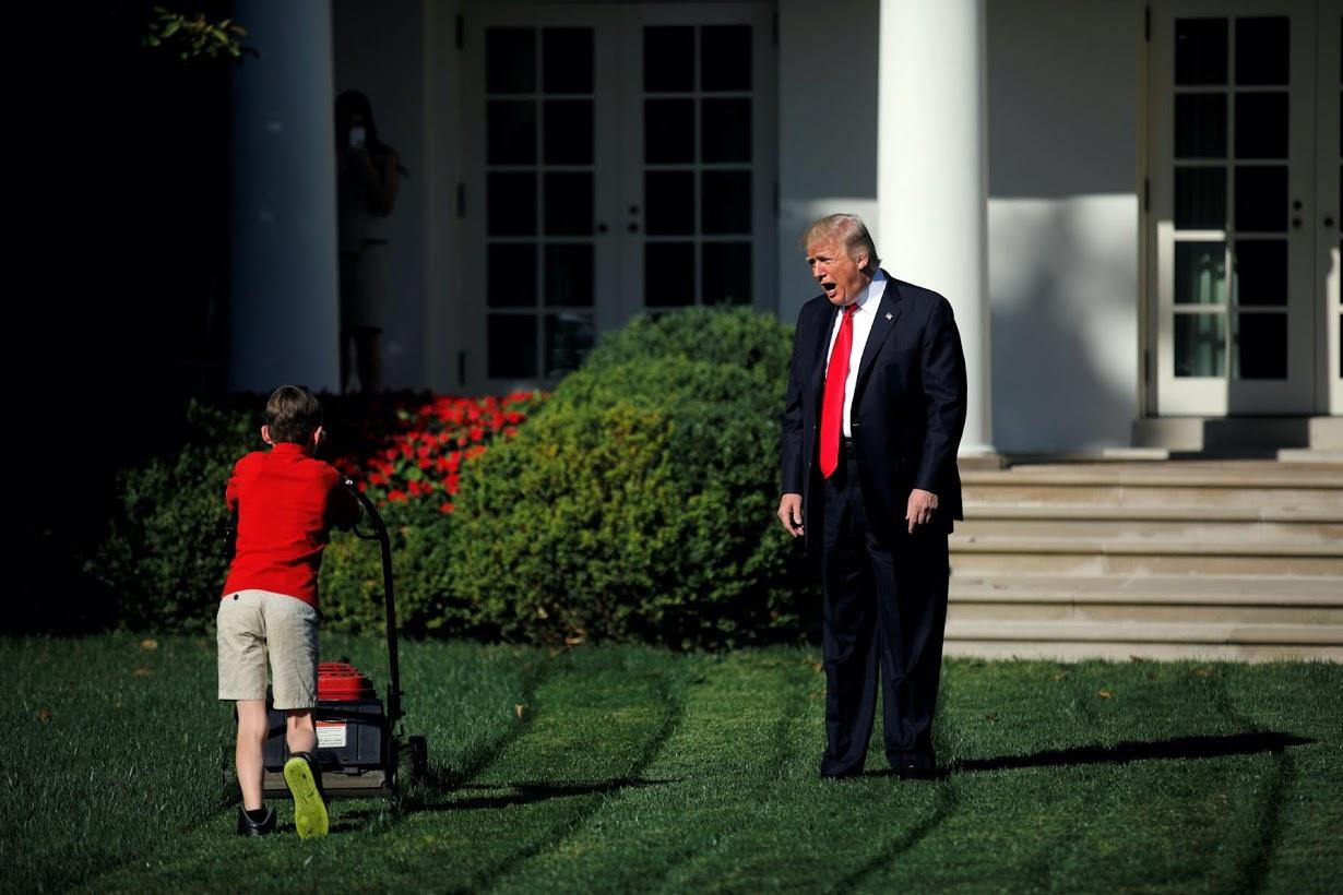 Đám đông, biểu tình và hai cuộc luận tội: 4 năm ông Trump làm tổng thống qua những bức ảnh - Ảnh 2. Đám đông, biểu tình và hai cuộc luận tội: 4 năm ông Trump làm tổng thống qua những bức ảnh - Ảnh 2.