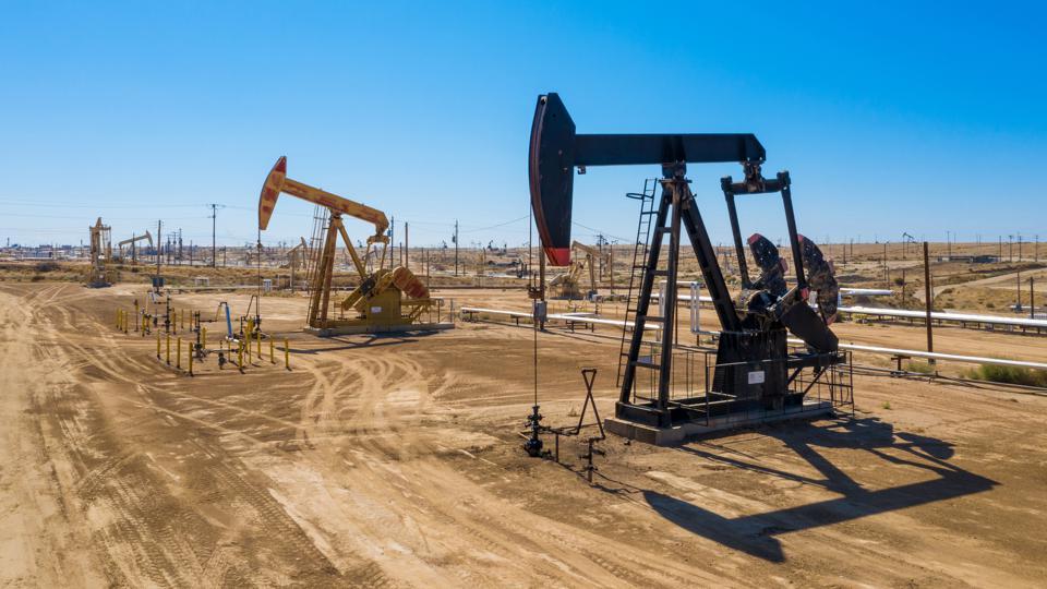 Giá xăng dầu tuần tới: Chịu áp lực giảm do thời tiết bất thường tại Texas - Ảnh 1. Giá xăng dầu tuần tới: Chịu áp lực giảm do thời tiết bất thường tại Texas - Ảnh 1.