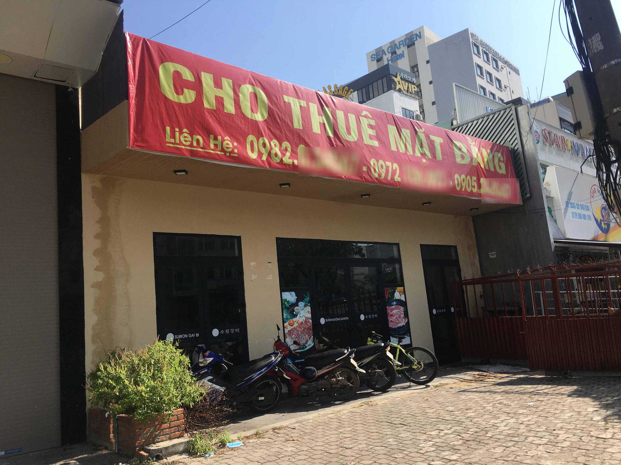 Bước sang 2021, nhiều khách sạn Đà Nẵng vẫn đóng cửa, mặt bằng cho thuê treo gần một năm vẫn bỏ trống - Ảnh 1. Bước sang 2021, nhiều khách sạn Đà Nẵng vẫn đóng cửa, mặt bằng cho thuê treo gần một năm vẫn bỏ trống - Ảnh 1.