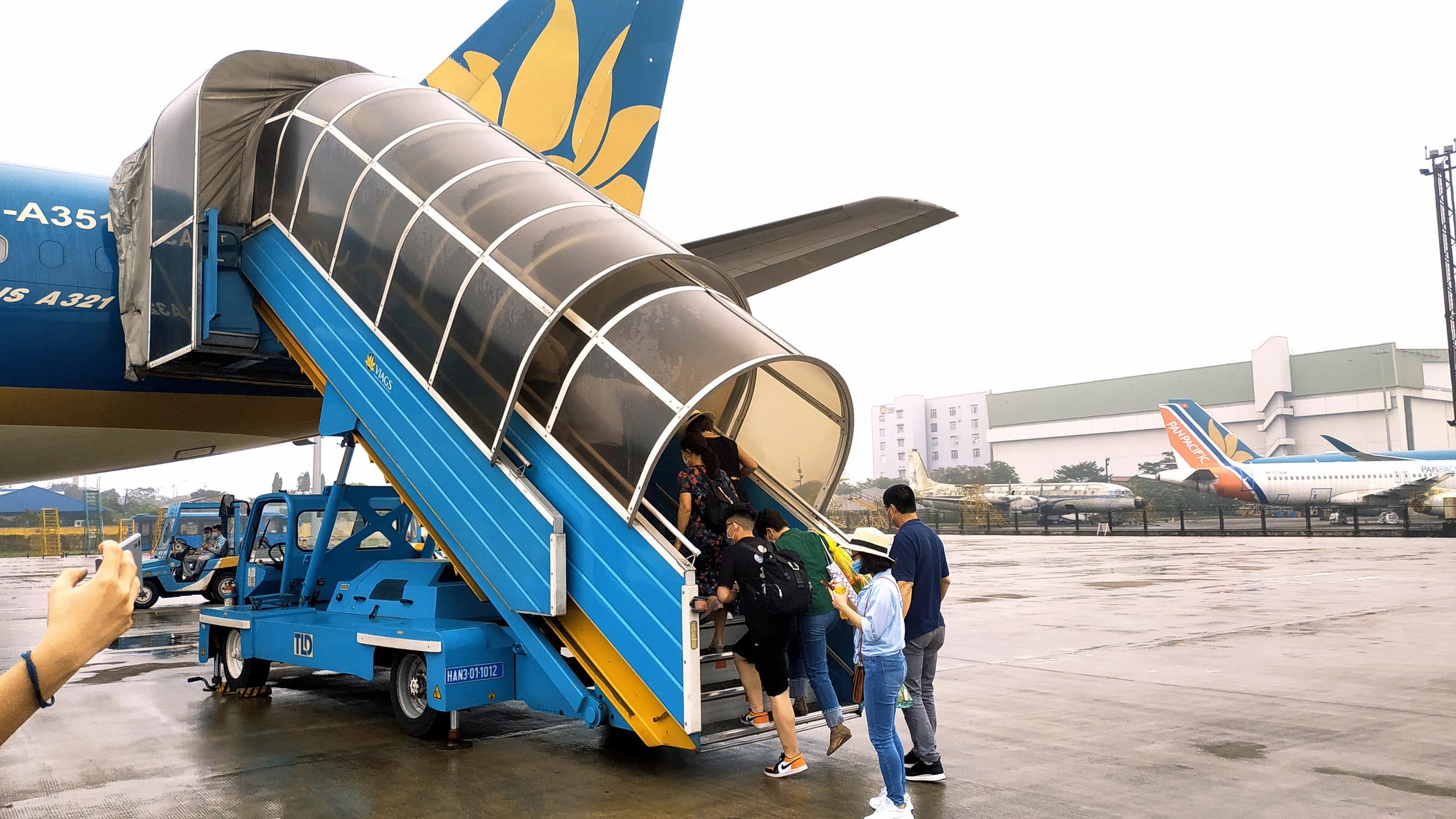 Vietnam Airlines nợ quá hạn hơn 6.600 tỷ, đợi tiền vay ưu đãi để trả - Ảnh 2. Vietnam Airlines nợ quá hạn hơn 6.600 tỷ, đợi tiền vay ưu đãi để trả - Ảnh 2.