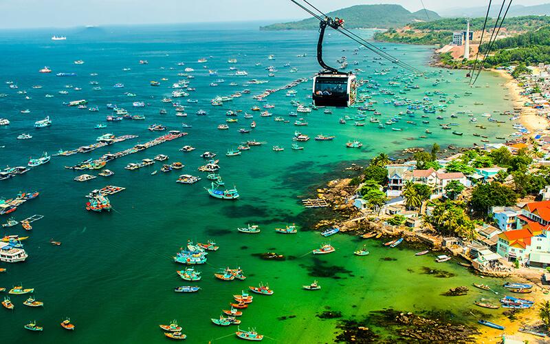 Giá vé máy bay, phòng khách sạn dịp 30/4-1/5 có còn rẻ? - Ảnh 1. Giá vé máy bay, phòng khách sạn dịp 30/4-1/5 có còn rẻ? - Ảnh 1.