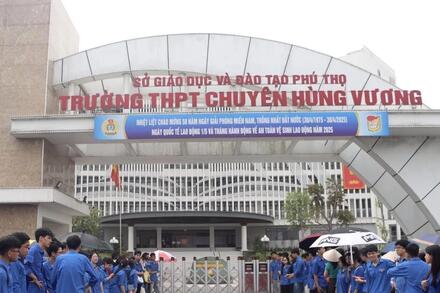 Thí sinh tranh 595 suất vào lớp 10 Trường THPT Chuyên Hùng Vương ở Phú Thọ