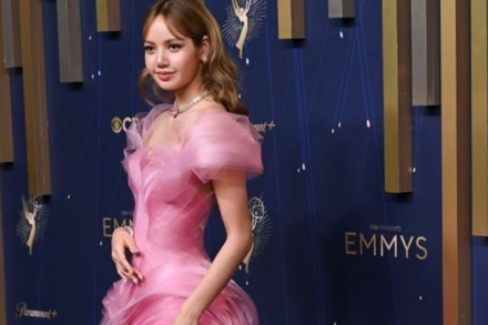 Lisa (BLACKPINK) gây sốt với diện mạo đẹp tựa AI, thần thái khó ai bì kịp