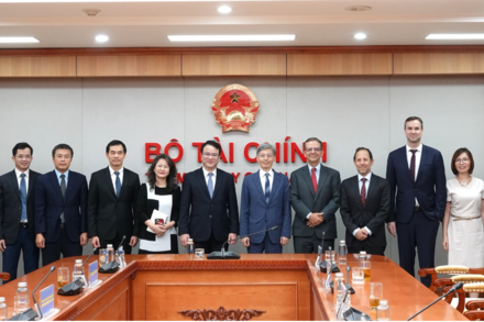 Bộ Tài chính và IMF trao đổi về đầu tư công và chính sách tài khóa
