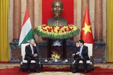 Chủ tịch Quốc hội Hungary Kover Laszlo kết thúc chuyến thăm chính thức Việt Nam
