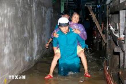 Lâm Đồng: Di dời khẩn cấp trong đêm hơn 130 hộ dân vùng xung yếu đến nơi an toàn