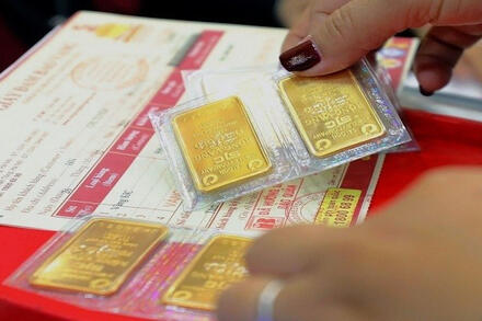 Giá vàng hôm nay 4/11 tăng 600 ngàn đồng/lượng, thế giới nhích trên 4.000 USD