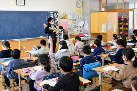 Tỷ lệ học sinh nghỉ học tăng kỷ lục tại Nhật Bản