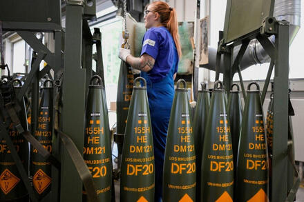 Cục diện xoay chiều: NATO đã sản xuất nhiều đạn dược hơn Nga