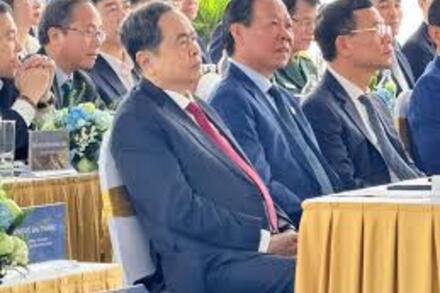 Chủ tịch Quốc hội Trần Thanh Mẫn dự Lễ khởi công Dự án Trục Đại lộ Cảnh quan sông Hồng