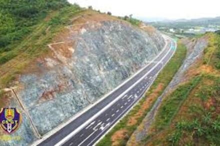 Cục Cảnh sát giao thông cảnh báo các nguy cơ gây mất an toàn trên tuyến cao tốc Vân Phong - Nha Trang