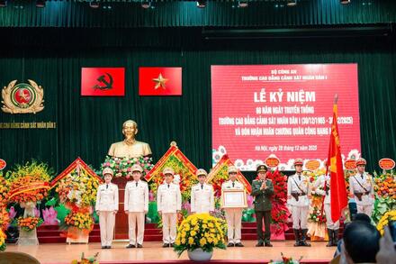 Trường Cao đẳng CSND I nhận Huân chương Quân công hạng Nhì