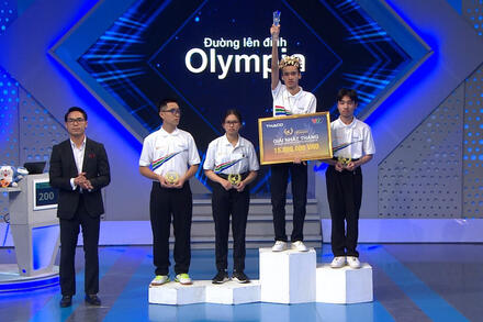 Nam sinh Huế giành vòng nguyệt quế trận thi tháng Olympia