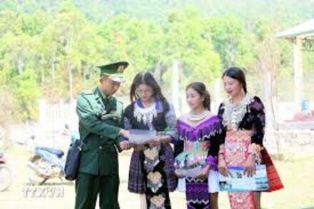 Tuyên truyền về ngày hội lớn của đất nước đến đồng bào nơi phên giậu Tổ quốc