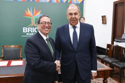 Bộ trưởng Ngoại giao Cuba điện đàm với những người đồng cấp Trung Quốc và Nga