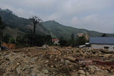 Người dân Làng Pèng mong muốn an cư nơi rốn lũ