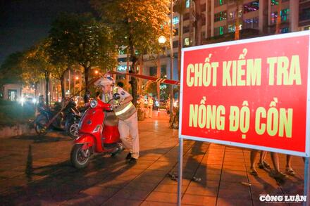 Siết kiểm tra, Cảnh sát giao thông xử lý hơn 2.000 vi phạm nồng độ cồn trong 2 ngày