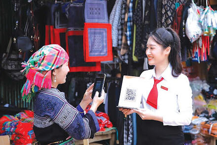 Thanh toán không tiền mặt phủ rộng với 7,6 triệu tài khoản vùng sâu, vùng xa