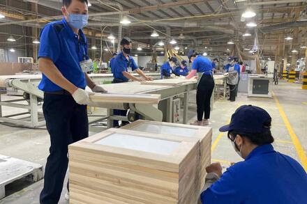 Nắng nóng ở TPHCM: Doanh nghiệp tăng cường ứng phó bảo vệ sức khỏe công nhân