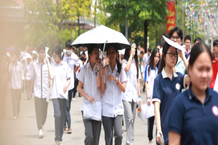 Thí sinh Hà Nội phấn khởi sau môn Ngữ văn: Đề vừa sức, bám sát nội dung ôn tập