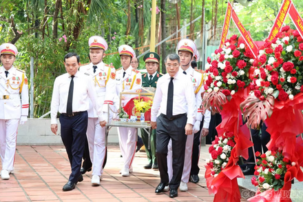 Tìm thấy 7 hài cốt liệt sĩ trong rãnh chôn tập thể ở Công viên Lê Thị Riêng