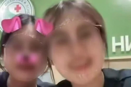 2 nữ sinh ngành Y chửi thề, nói 'tiêm thuốc độc' khi livestream tại bệnh viện bị đình chỉ học