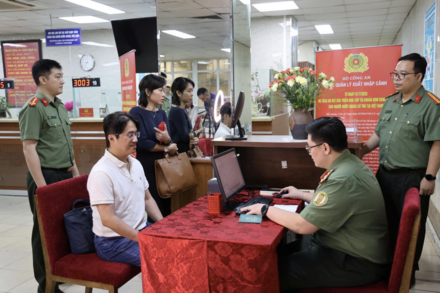 Người nước ngoài cư trú hợp pháp tại Việt Nam được cấp tài khoản định danh điện tử