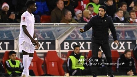Arsenal và nguy cơ về khoảng "rơi tự do"