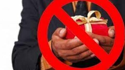 Bộ ngành, địa phương báo cáo việc tặng, nhận quà trái quy định trước 9.2