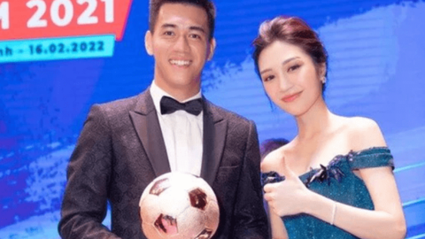 Mắc lỗi khó chấp nhận, nữ MC Quả Bóng Vàng vẫn được khán giả bỏ qua nhờ điểm này