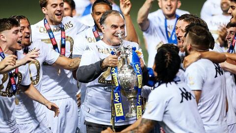 Leeds chia tay Bielsa: Cảm ơn, tạm biệt và chúc thành công