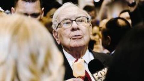 Gừng càng già càng cay: Warren Buffett vừa trở lại top 5 người giàu nhất hành tinh sau 1 năm bị 'đá' khỏi top 10