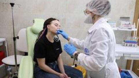 Nga đăng ký vaccine ngừa COVID-19 xịt mũi đầu tiên trên thế giới