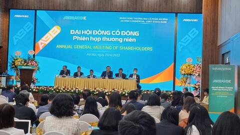 Năm 2022, ABBank đặt mục tiêu mua lại hết nợ xấu tại VAMC và chuyển sàn niêm yết đồng thời thực hiện đợt tăng vốn điều lệ thứ 2 trong năm, nâng vốn điều lệ lên trên 10.000 tỷ đồng.