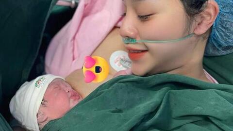 Bí quyết đi sinh một mình “ngon ơ” của bà xã Bùi Tiến Dũng