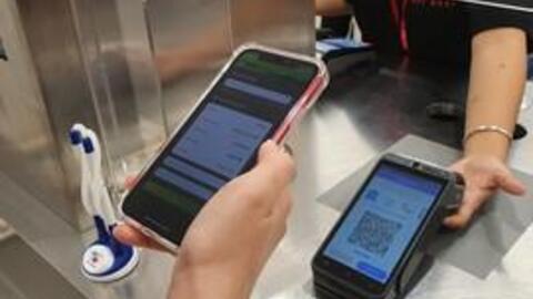 Chi phí rẻ, triển khai nhanh, thanh toán QR Code đang tăng trưởng tới 62% số lượng và 53% giá trị so với quý trước