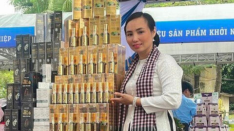 Cô gái Hậu Giang 22 năm nghiên cứu dầu gội: Bưng đồ, rửa chén lấy tiền mua dược liệu và giấc mơ đưa hương hoa bưởi, bồ kết, hà thủ ô ra thế giới