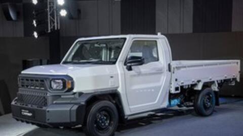 Bán tải Toyota Hilux Champ có giá từ 13.000 USD