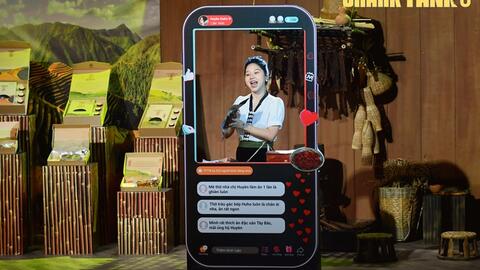 Màn ra deal bất ổn: Startup bán trâu gác bếp trên TikTok khiến shark Bình sợ thành "cá mập gác bếp", Shark Hưng "dọa" không ký DD chốt deal thì không phát sóng