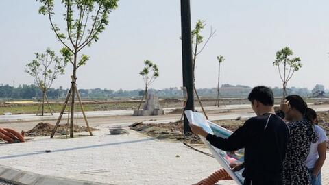 "Kênh đầu tư vua" trở lại: Ngày càng nhiều nhóm đầu tư "cá mập" đi săn đất nền số lượng lớn, môi giới phấn khởi cày việc tới khuya