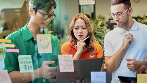 FPT bắt tay với Creatio của Mỹ, thúc đẩy ứng dụng No-Code, nhắm tới các khách hàng ngân hàng, tài chính, bảo hiểm