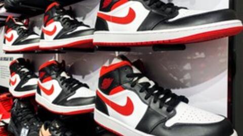 Chưa từng có trong lịch sử, cổ phiếu Nike giảm 20% trong 1 ngày, thổi bay 28 tỷ USD vốn hóa thị trường, nhà đầu tư sục sôi đòi thay thế ban lãnh đạo