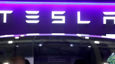 Elon Musk ra mắt taxi điện tự động: Không vô lăng, không bàn đạp, giá dưới 30.000 USD