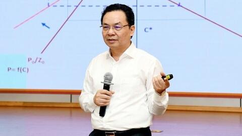 GS.TS Hoàng Văn Cường: ‘Thị trường bất động sản mất cân bằng, nhóm được hưởng lợi nhiều nhất là người đầu cơ, bởi họ dễ dàng đẩy giá’