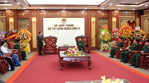 Chủ tịch UBND tỉnh Yên Bái chúc mừng Bộ Tư lệnh Quân khu 2