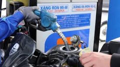 Giá xăng dầu hôm nay 02/07/2025: Giá dầu nhích nhẹ, giá xăng giảm