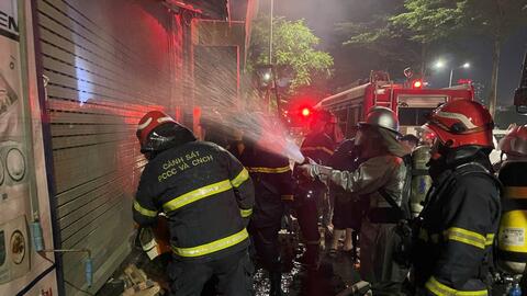 Nhiều người được giải cứu trong hai vụ cháy xảy ra tối 20/11